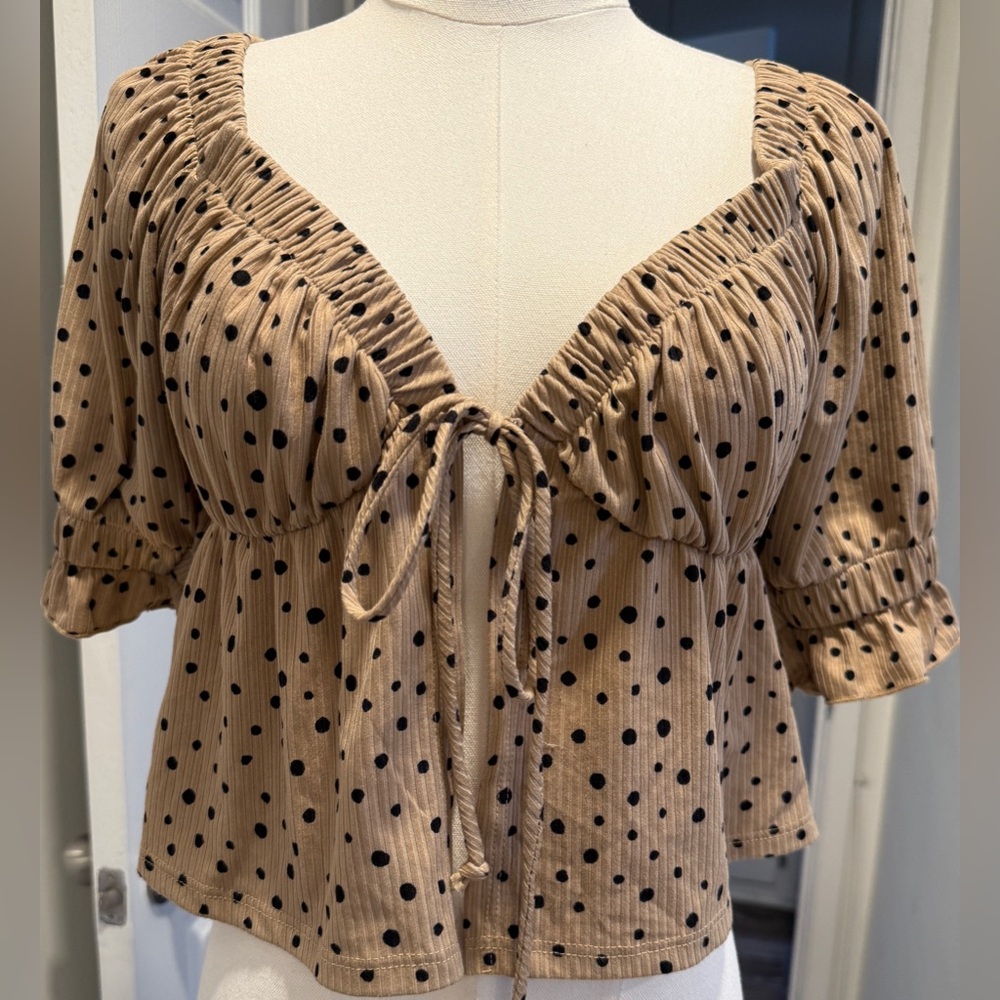 Lush Taupe & Black Polka Dot Peplum Blouse – Size M – NWT